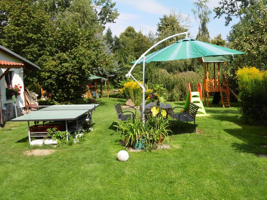 Hotel Zum Hecht à Herrnhut Extérieur photo